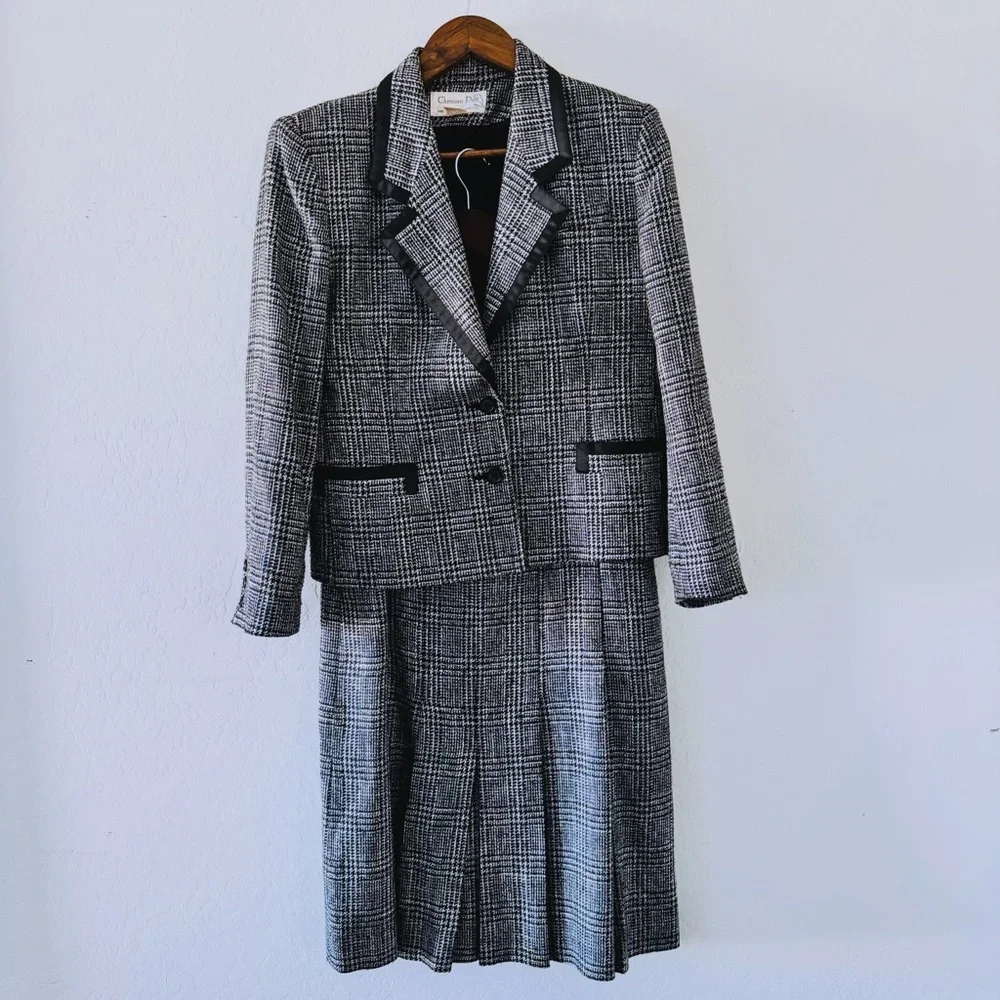 Christian Dior Vintage Skirt Suit‎ Set Size 8 Black White Tweed Plaid Power Suit